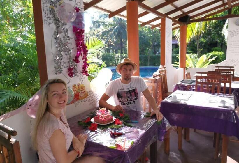 اتاق استاندارد, Sigiri Charuka Resort