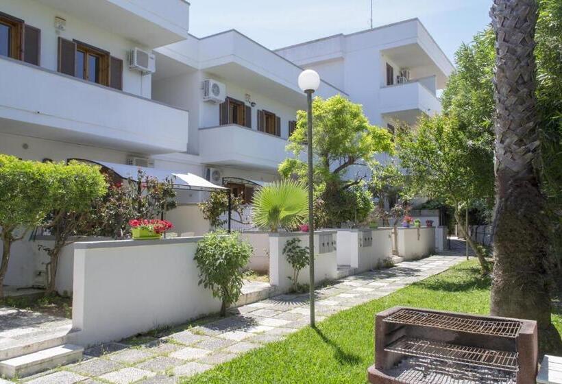 דירה בת חדר שינה 1 עם מרפסת, Residence Borgo Latino  Localo