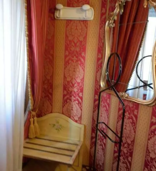 اتاق استاندارد یک نفره, Belle Arti