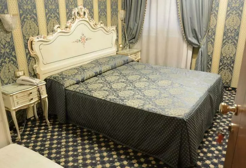 اتاق استاندارد سه نفره, Belle Arti