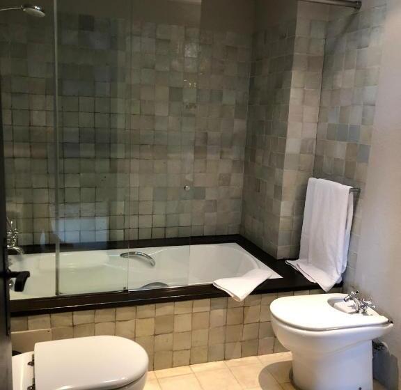 标准间, Castell D Emporda