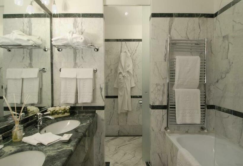 اتاق استاندارد سه نفره, Degli Orafi