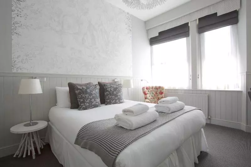 Classic Room, Georgian House