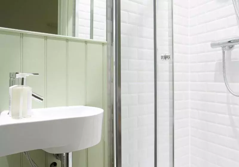Superior Triple Room, Georgian House