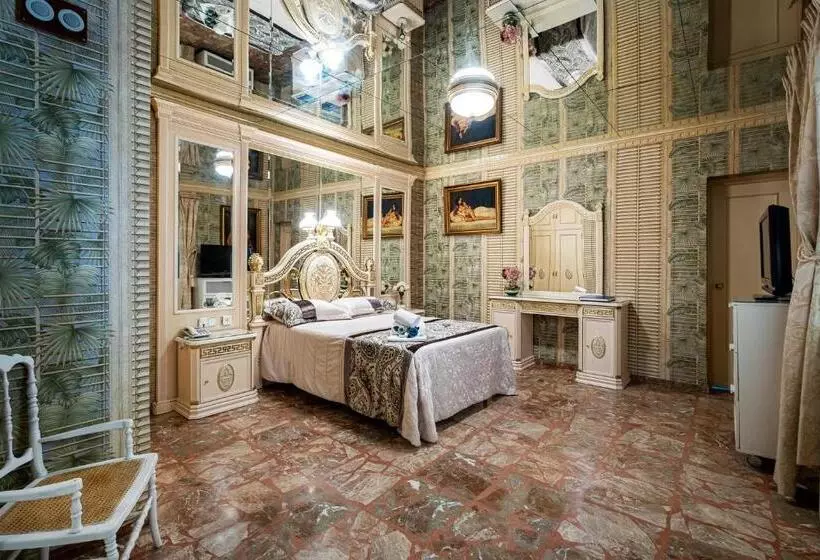 اتاق سوپریور, Gines