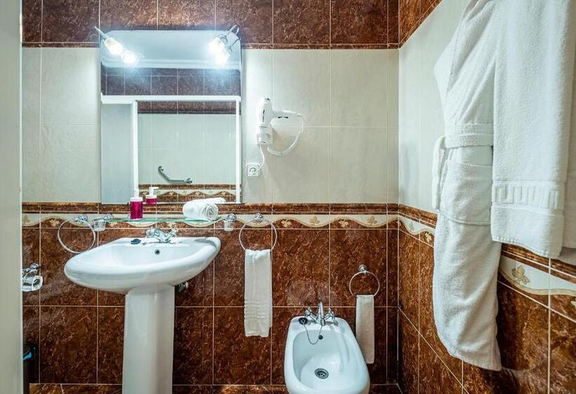 اتاق استاندارد, Gines