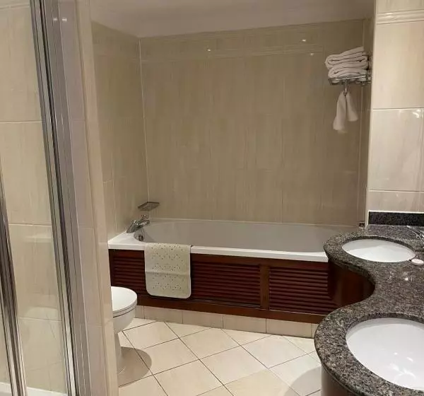 Perhehuone Merinäkymä, Grand Hotel Sunderland