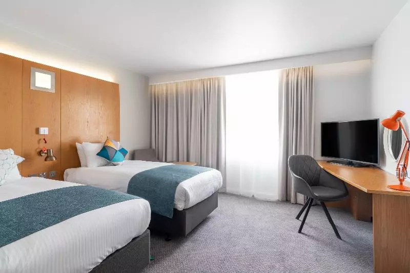 身障者適用スタンダードルーム, Holiday Inn Bournemouth, An Ihg