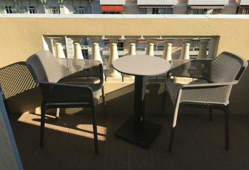 חדר סטנדרט עם מרפסת, Hôtel & Appartements Monsigny
