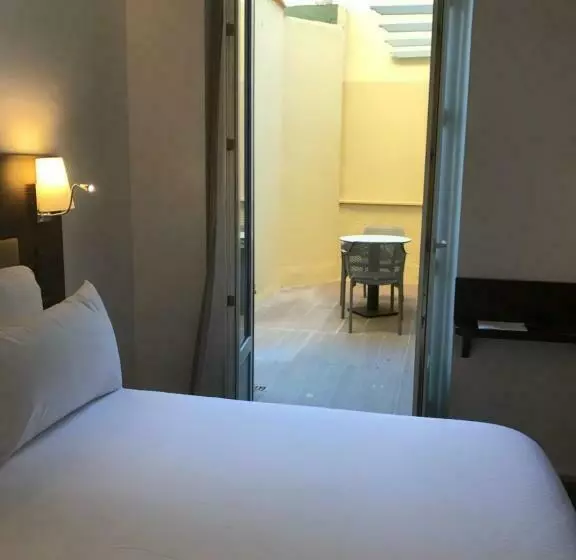 バルコニー付きスタンダードルーム, Hôtel & Appartements Monsigny