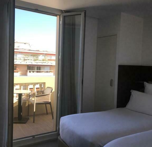 חדר סטנדרט עם מרפסת, Hôtel & Appartements Monsigny