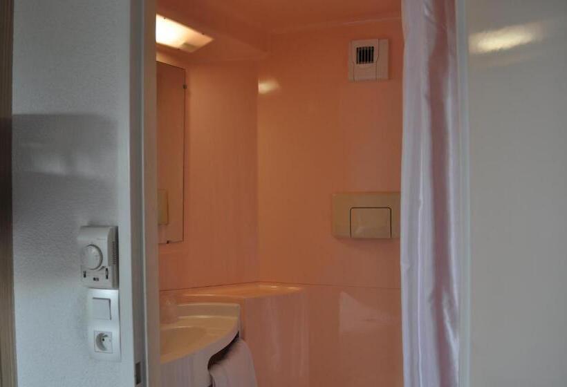 스탠다드 트리플 룸, Première Classe Clermont Ferrand Aubière