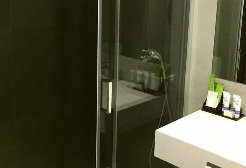 اتاق لوکس, Exe São Lázaro