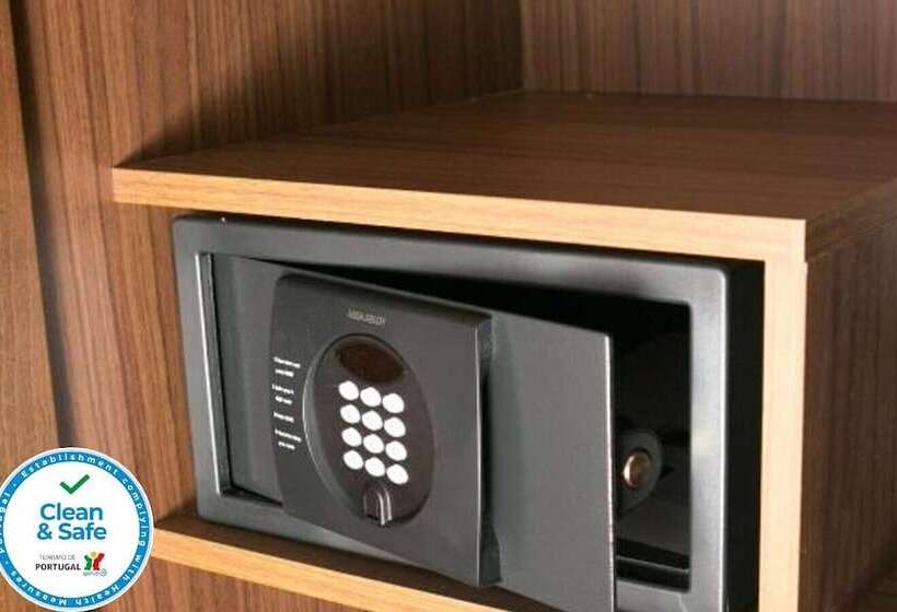 اتاق لوکس, Exe São Lázaro