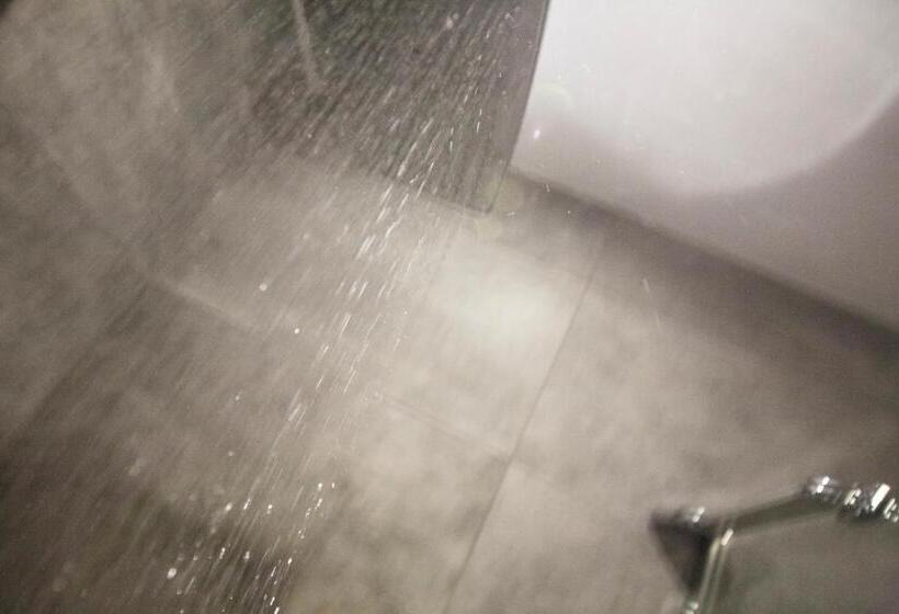 四人标准间, St George S Inn Victoria