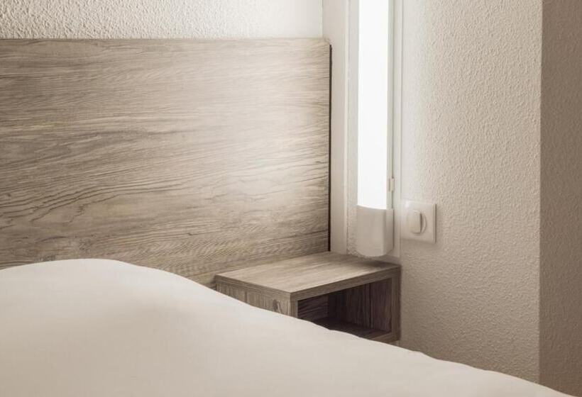 Номер Стандарт, Premiere Classe Saintes