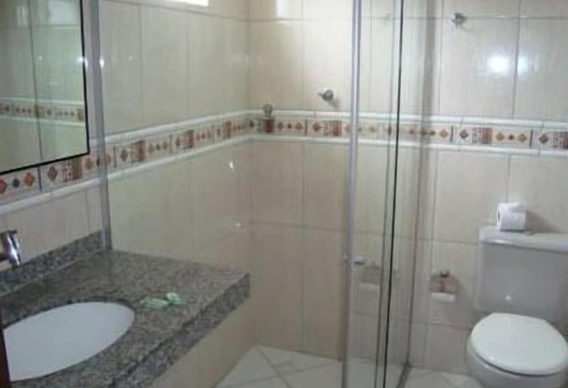 חדר סטנדרט לשלושה, Tubarão