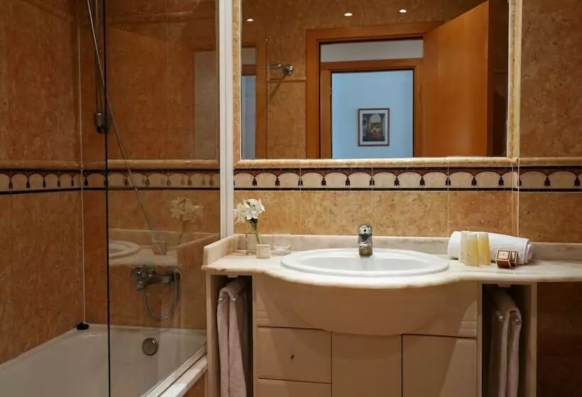 اتاق استاندارد با چشم‌انداز دریا, Port Sitges