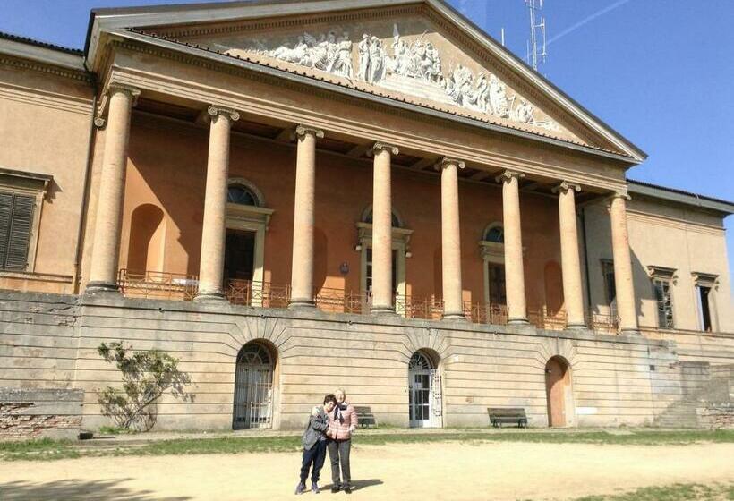 اتاق اکونومی, B&b La Castagnina