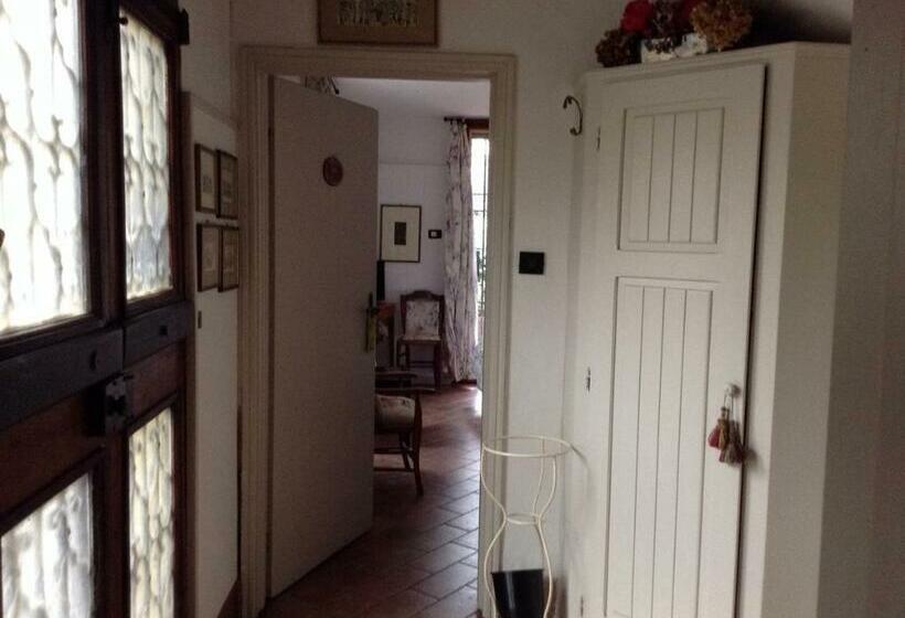 اتاق اکونومی, B&b La Castagnina