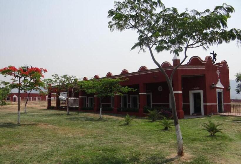 غرفة قياسية ثلاثية, Hacienda Santa Clara, Morelos, Tenango, Jantetelco