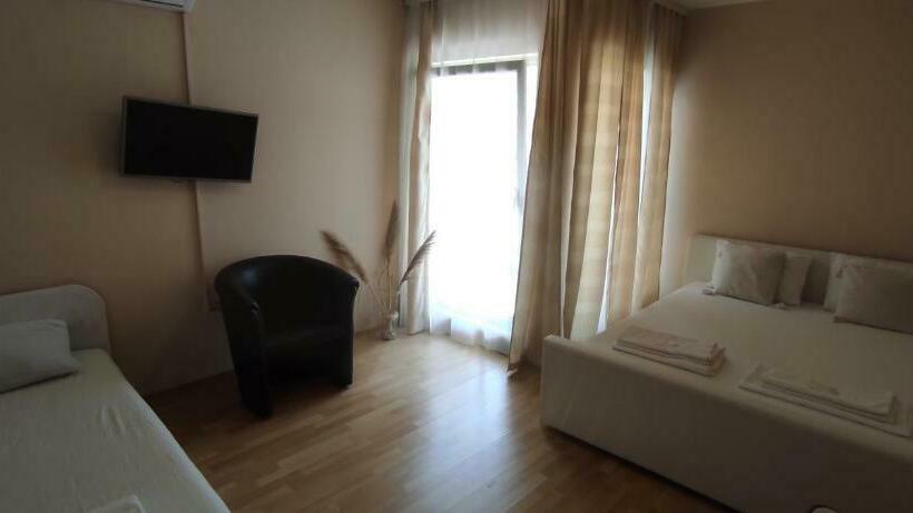 اتاق استاندارد سه تخته با بالکن, & Rooms Lombrelle