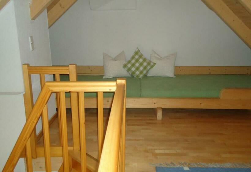 발코니가 있는 2 베드룸 아파트, Leebhof