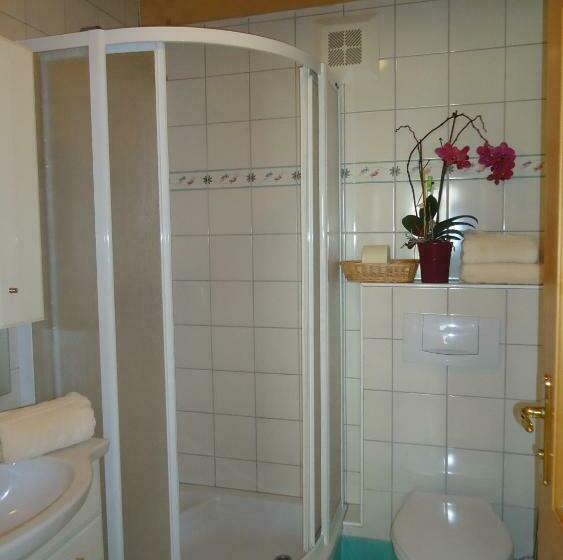 발코니가 있는 2 베드룸 아파트, Leebhof