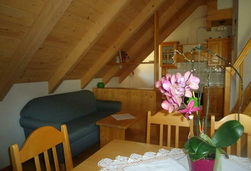 발코니가 있는 2 베드룸 아파트, Leebhof