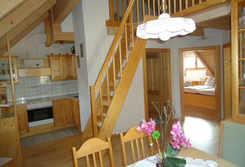 발코니가 있는 2 베드룸 아파트, Leebhof