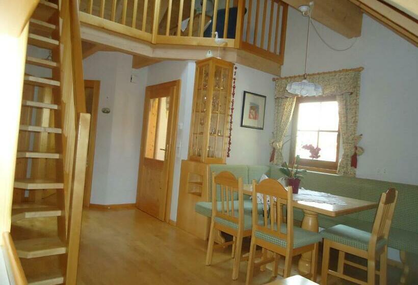 발코니가 있는 2 베드룸 아파트, Leebhof