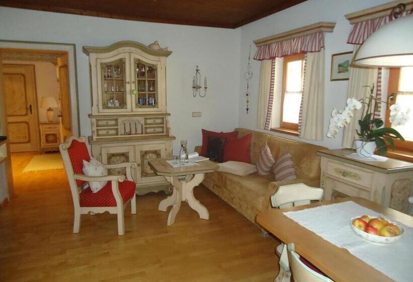 2 베드룸 컴포트 아파트, Leebhof