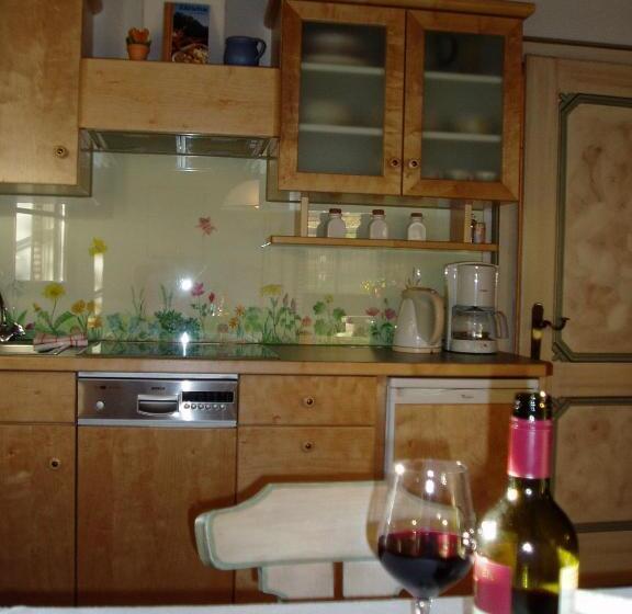 2 베드룸 컴포트 아파트, Leebhof