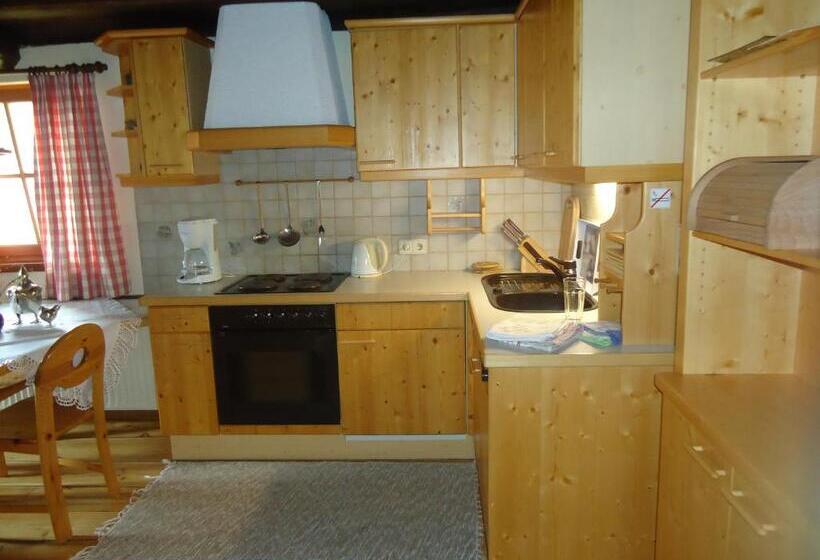 2-Bedroom Classic Apartment, Leebhof