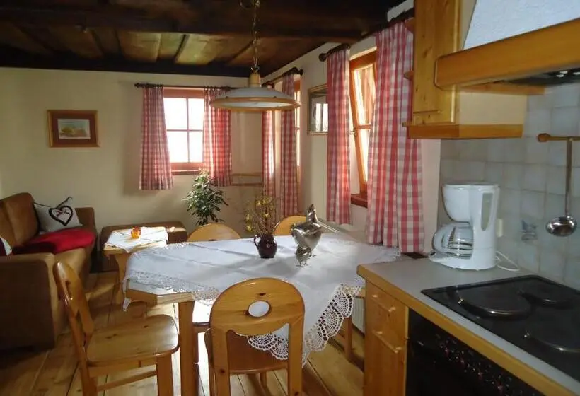 2-Bedroom Classic Apartment, Leebhof