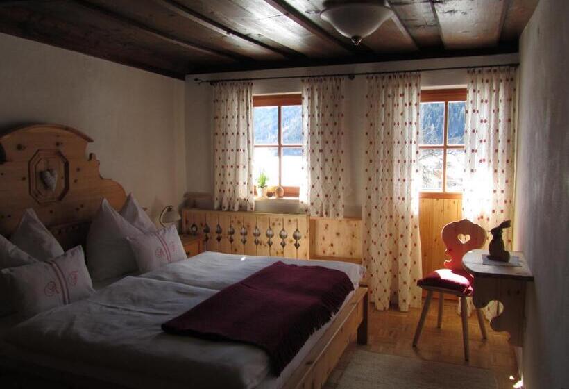 2-Bedroom Classic Apartment, Leebhof