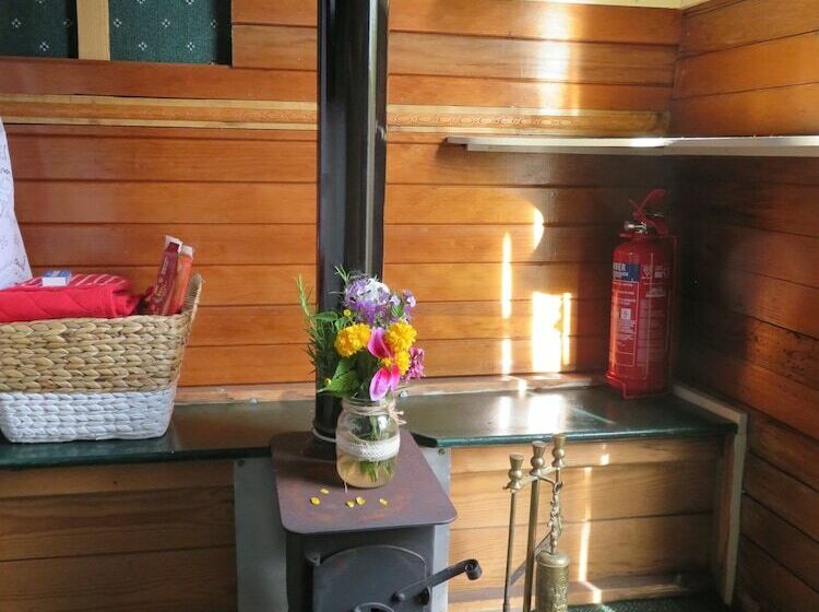 Дом 1 Спальня, The Fleece Inn