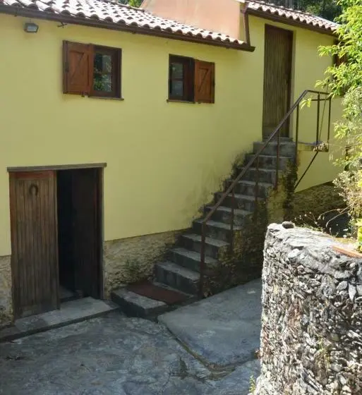 ルームシェアのワンベッド, Watermill Moinho Garcia