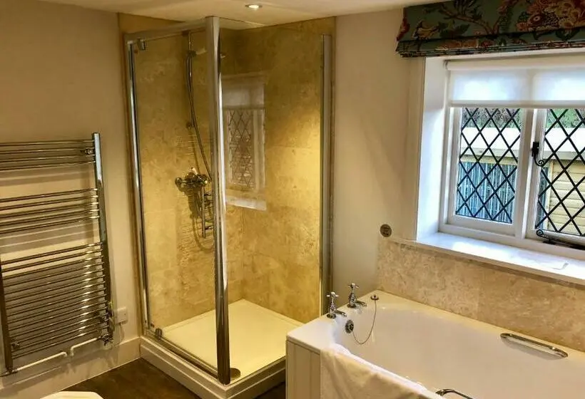 デラックスルーム, The Dorset Arms Pub & Cottage Rooms