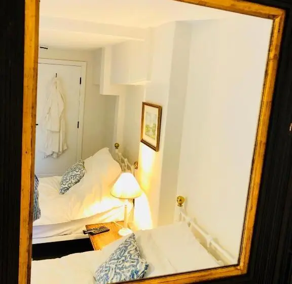 バス共有のスタンダードルーム, The Dorset Arms Pub & Cottage Rooms