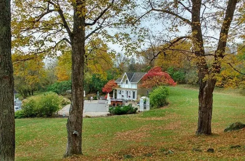 キングサイズベッドのスイートルーム, Clyde Hall Bed And Breakfast