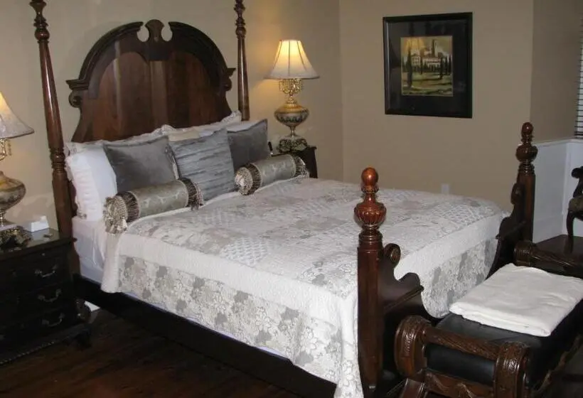 スイート, Clyde Hall Bed And Breakfast