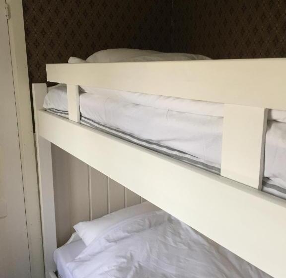 חדר סטנדרט לארבעה, Enångers Bed And Breakfast