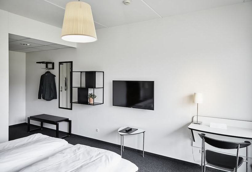 חדר סטנדרט לארבעה, Fjelsted Skov Hotel & Konference