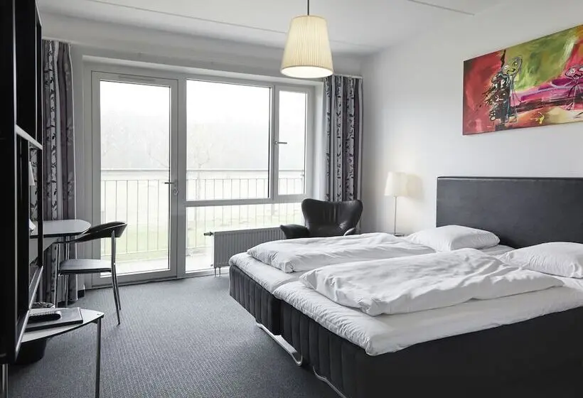 スタンダード４人部屋, Fjelsted Skov Hotel & Konference