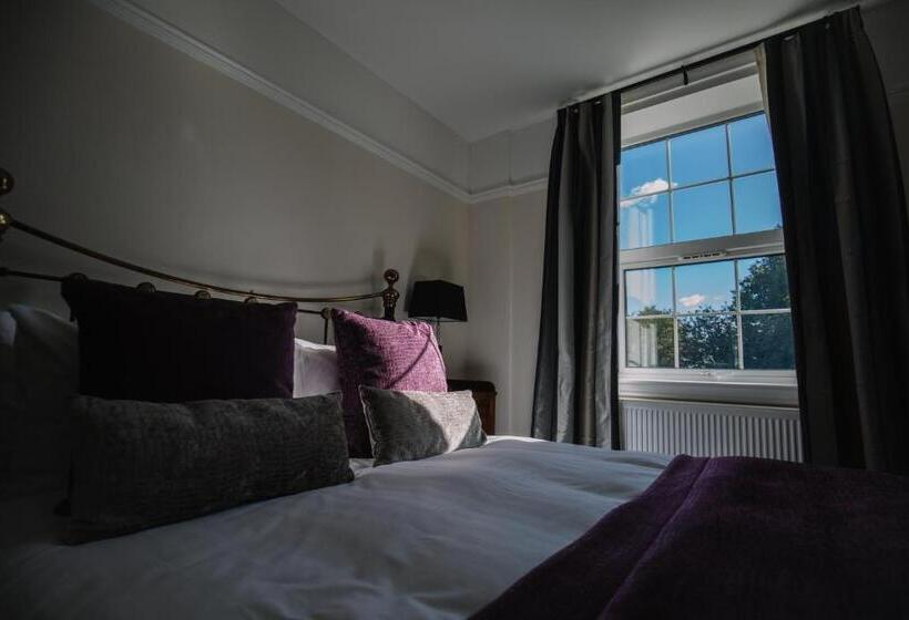 Номер Стандарт, Hemswell Court