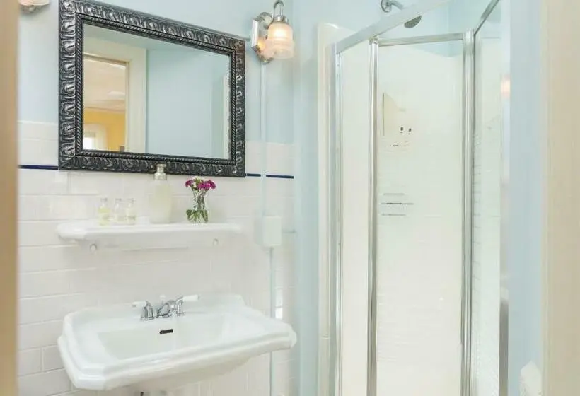 クイーンサイズベッドのスタンダードルーム, Yale Manor B&b & Yurt Glamping
