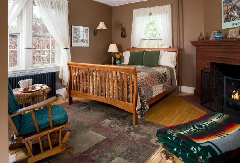 クイーンベッドのデラックスルーム, Yale Manor B&b & Yurt Glamping