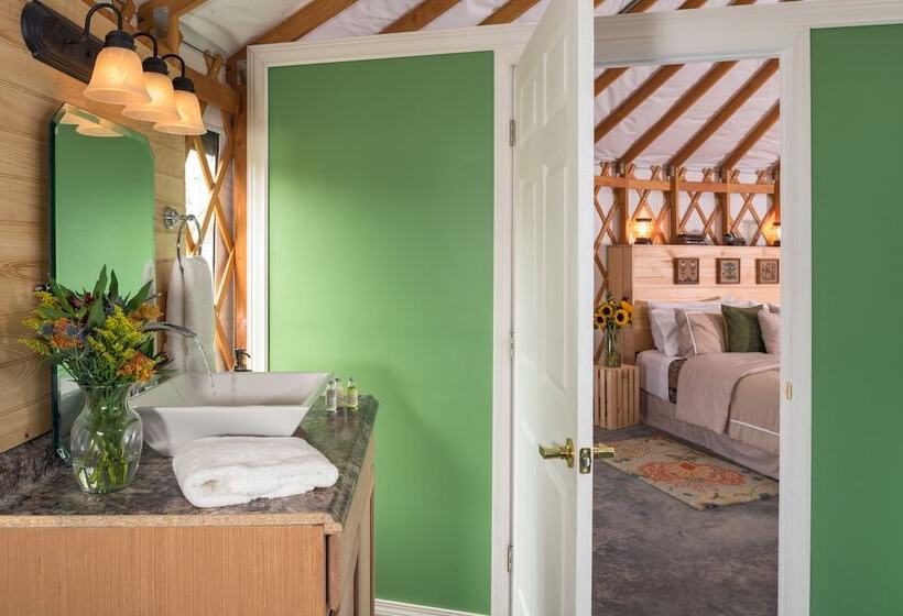 Номер Стандарт, Yale Manor B&b & Yurt Glamping