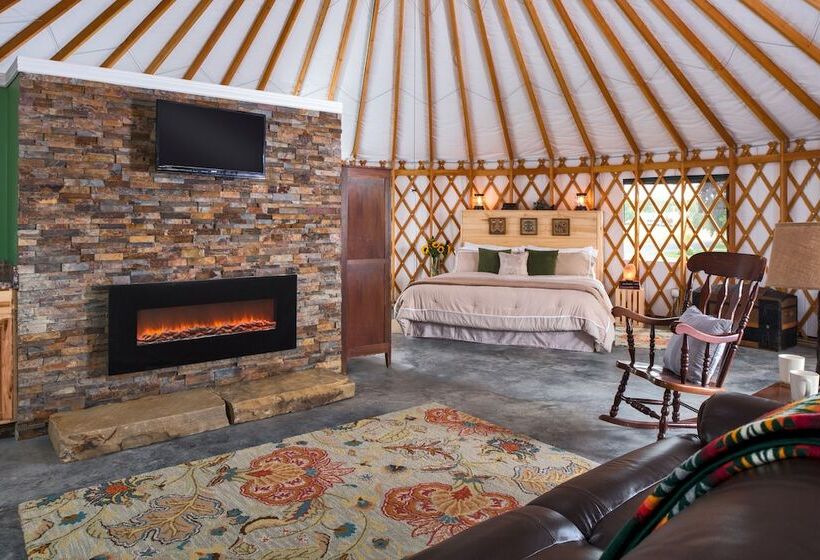 Номер Стандарт, Yale Manor B&b & Yurt Glamping